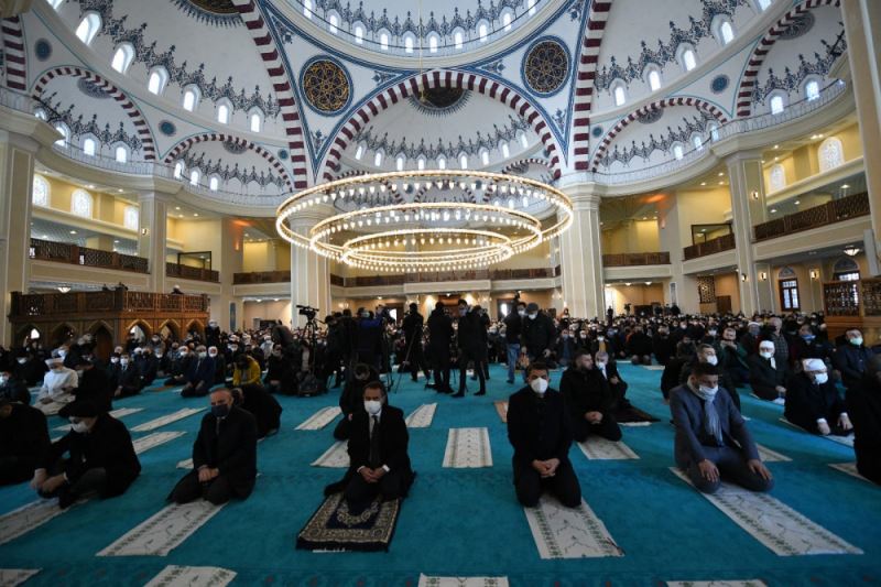 18 Mart Hatime Ana Ulu Camii Ibadete Açildi