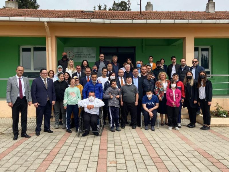 Biga FB Özel Çocuklari Unutmadi